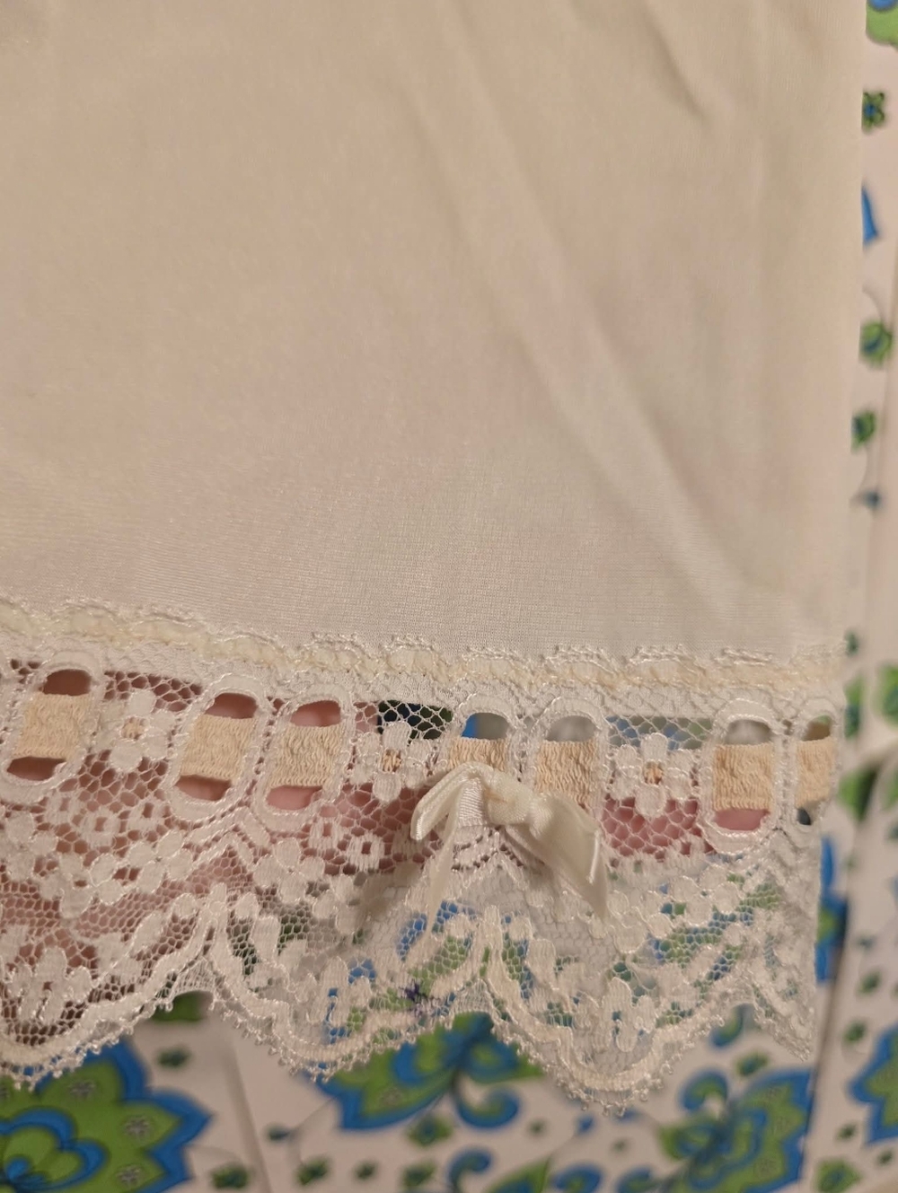 Vintage | Women's Cream Midi Slip Skirt with Lace Trim - Picture 3 of 6